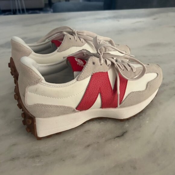 New Balance 327 Women's Moonbeam True Red Size 9 Worn One Time No Box - Picture 1 of 9